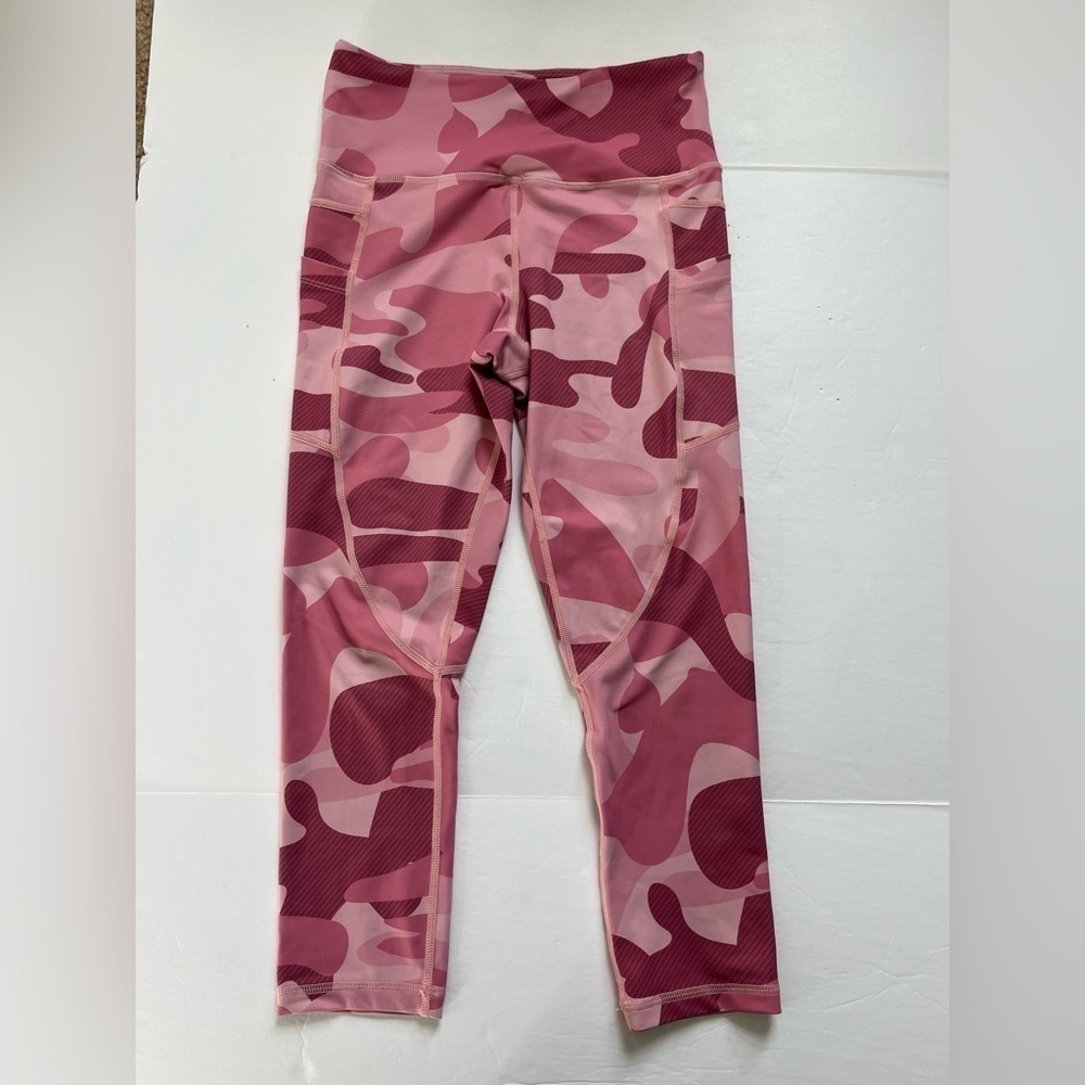 Zyia Active Pink Camo Legging Capris Size 4